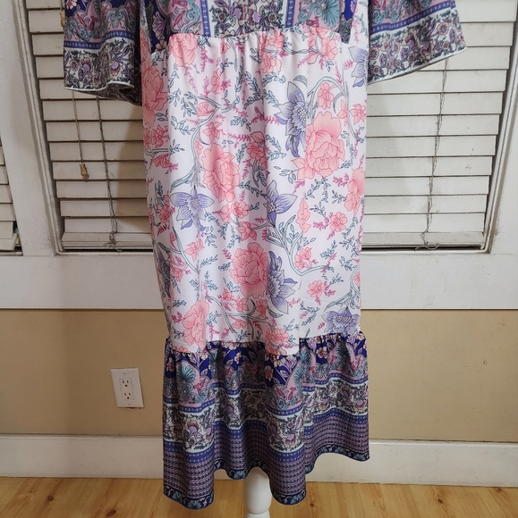 Noracora Women's Floral Shift Dress - Picture 8 of 11